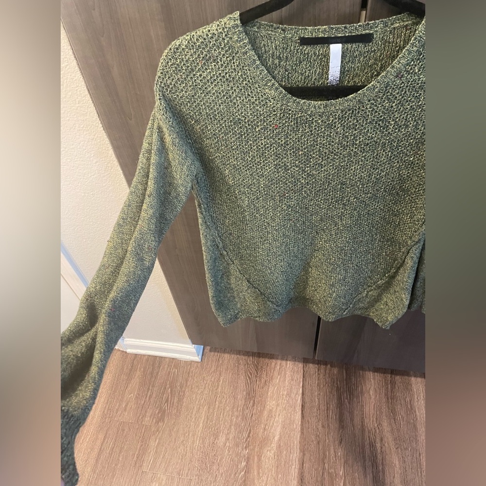 Green women’s medium Kenzey sweater perfect for St. Patrick’s Day